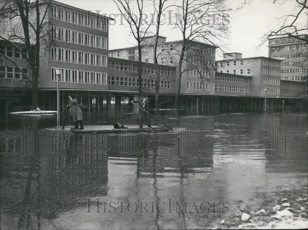 1955 Press Photo Flood of the Rhine Still rising - Historic Images