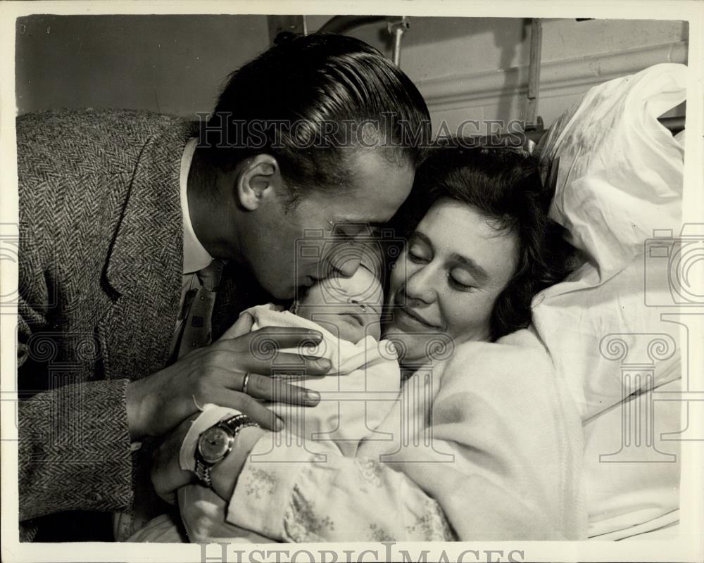 1958 Press Photo Hungarian Stowaway wife has a baby boy;Mrs. Julia Farkas - Historic Images