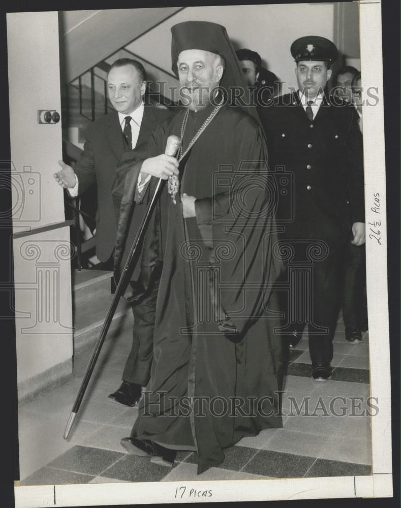 Press Photo Man in religious garb - Historic Images