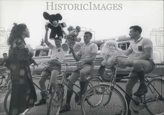 Press Photo Tokyo Olympics Australian boxers John Bukowski and Tony Barber - Historic Images