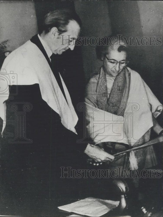 1973 Press Photo India's Prime Minister Mrs. Indira Gandhi &Dr. Kurt Waldheim - Historic Images