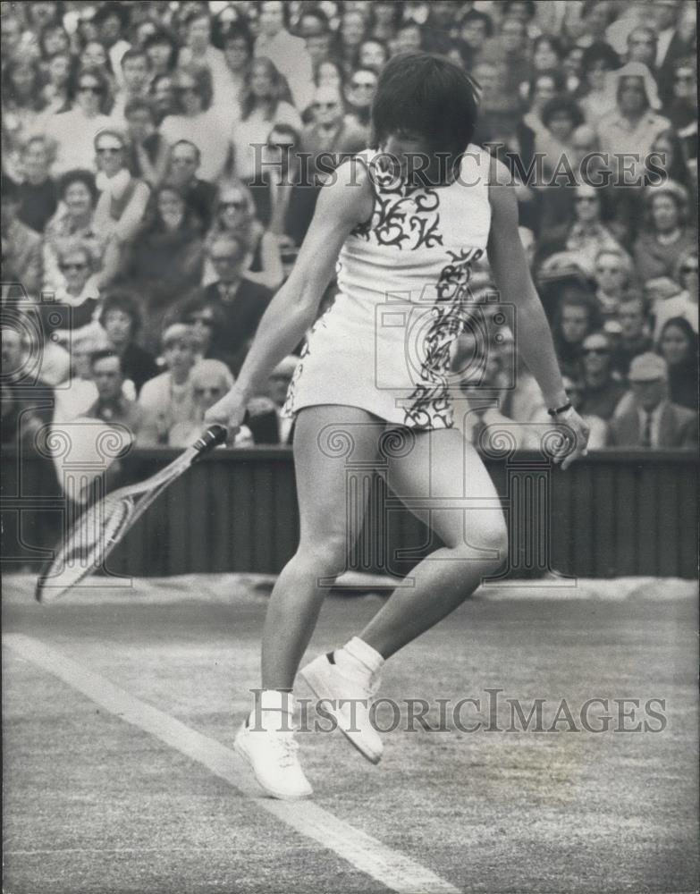 1972 Press Photo Tennis at Wimbledon, Rosie Casals - Historic Images