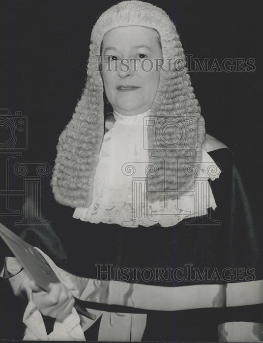 1971 Press Photo Woman Count Court Judge Sworn -In: Miss Deborah Rowland - Historic Images