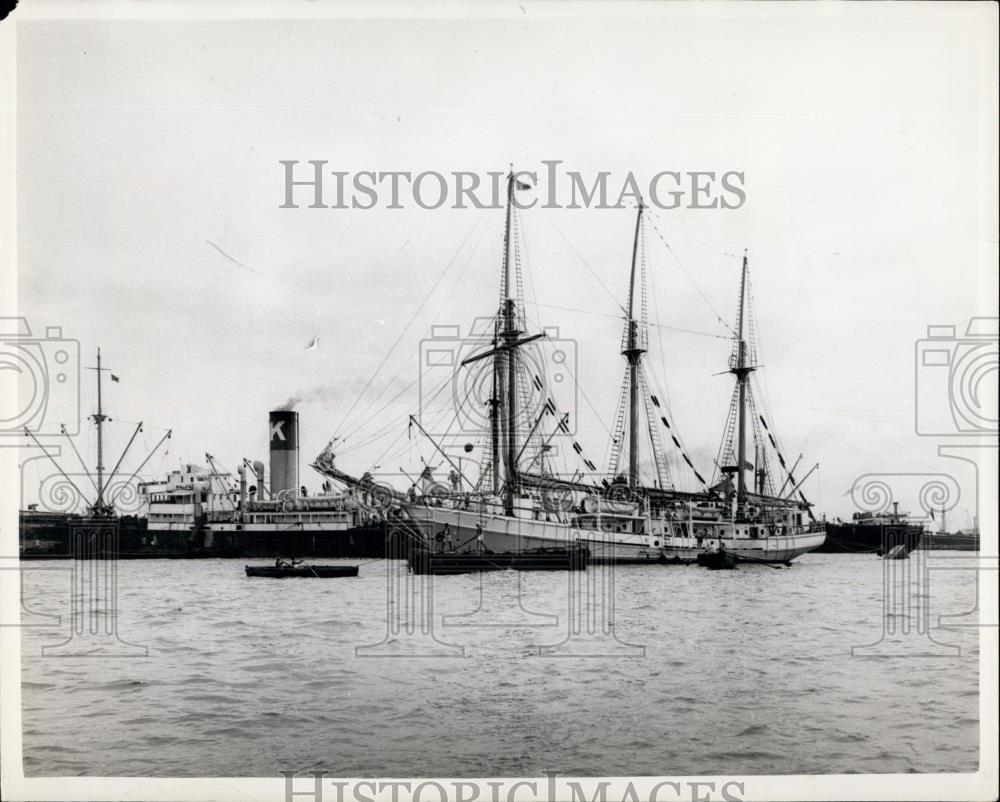 1958 Press Photo The Soviet Research Schooner "Zarja" (Golden Dawn) - Historic Images