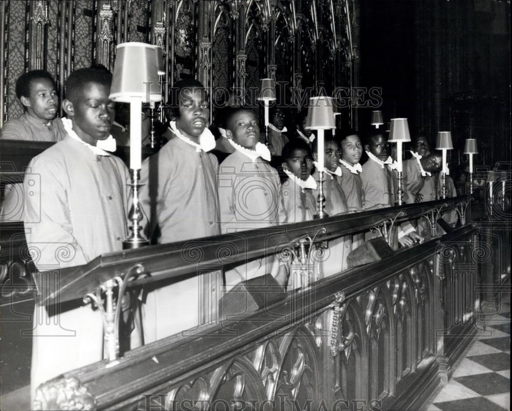 1971 Press Photo Choristers St. Michael&#39;s Cathedral Bridgetown Sing Westminster - Historic Images