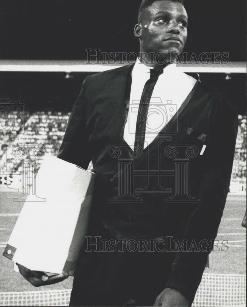 1991 Press Photo Track Star Carl Lewis in Zurich - Historic Images