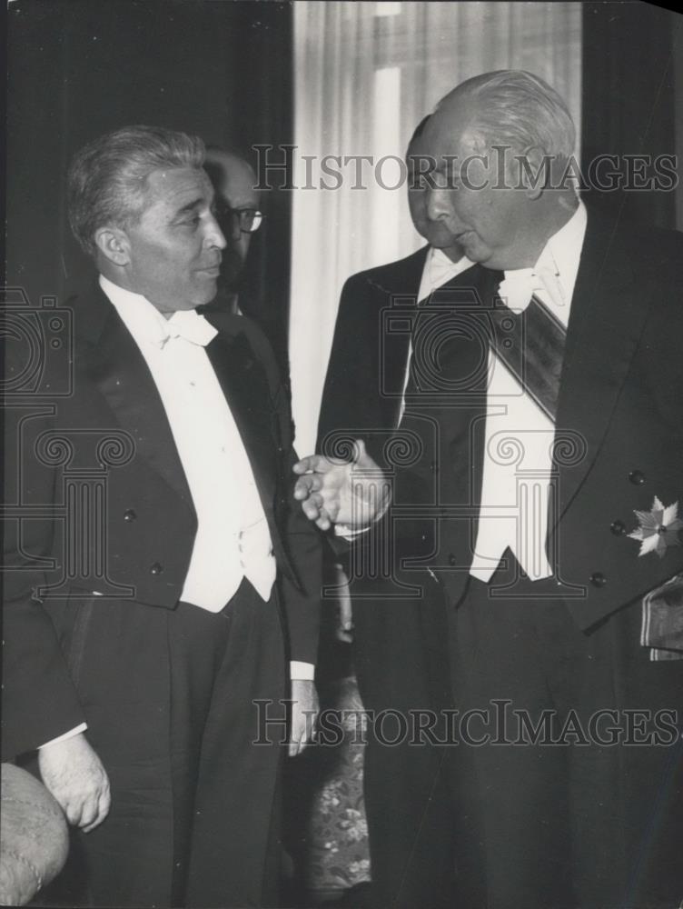 1955 Press Photo Representatives from India, Liberia and Afghanistan meet - Historic Images