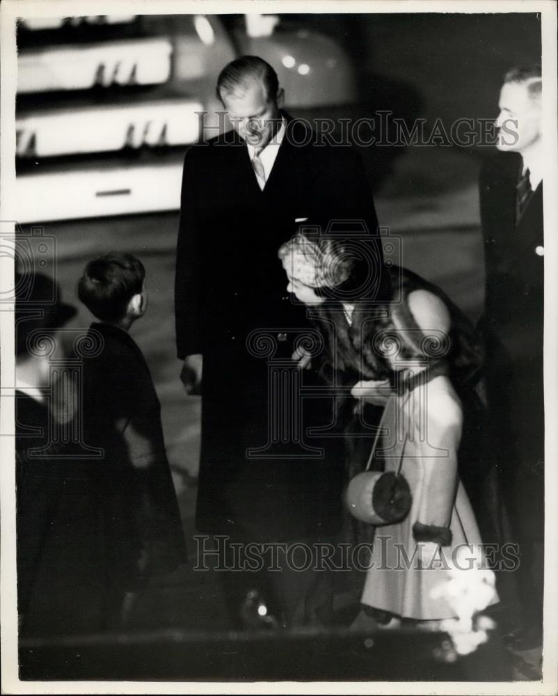 1957 Press Photo Queen &amp; Duke Of Edinburgh Return To London After State Visit - Historic Images