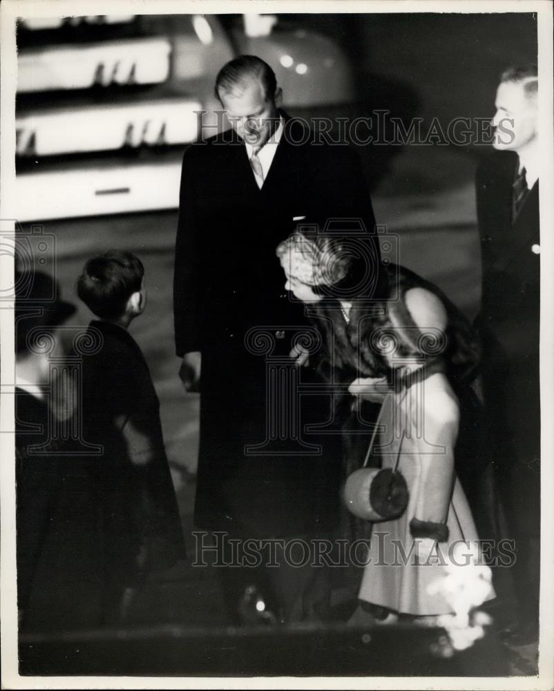 1957 Press Photo Queen & Duke Of Edinburgh Return To London After State Visit - Historic Images