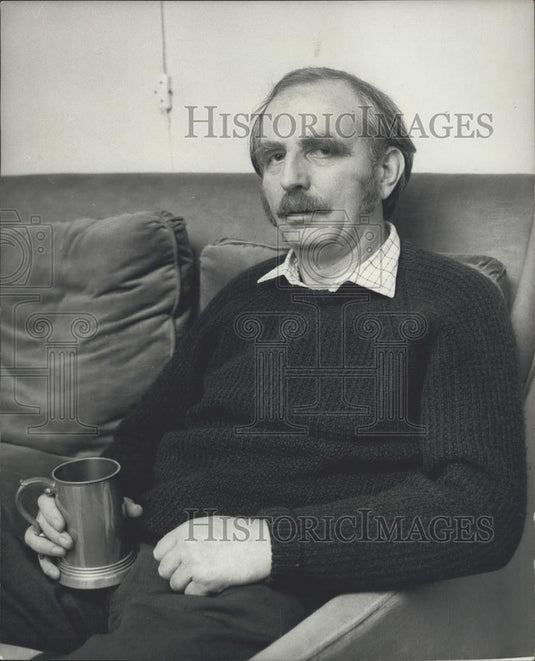 1971 Press Photo Prof. Hugh Clegg's Appointment Not To Be Renewed - Historic Images