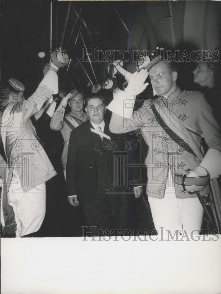 1953 Press Photo Munich University,Prof San Nicolo and students - Historic Images