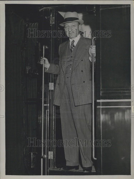 Press Photo M Nicole - Historic Images