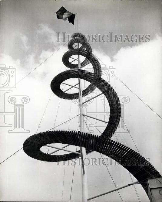 1958 Press Photo Spiral Mast, Brussels International Exhibition, Belgium Flag - Historic Images
