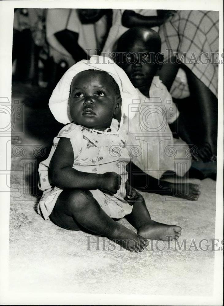 1956 Press Photo Child, Mobasa, Kenya - Historic Images