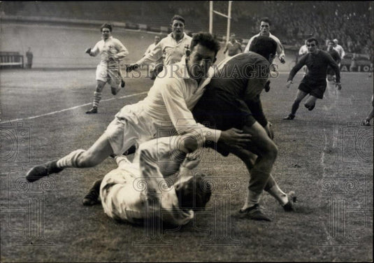 1955 Press Photo Rugby: London beats Paris by 15 to 3 - Historic Images