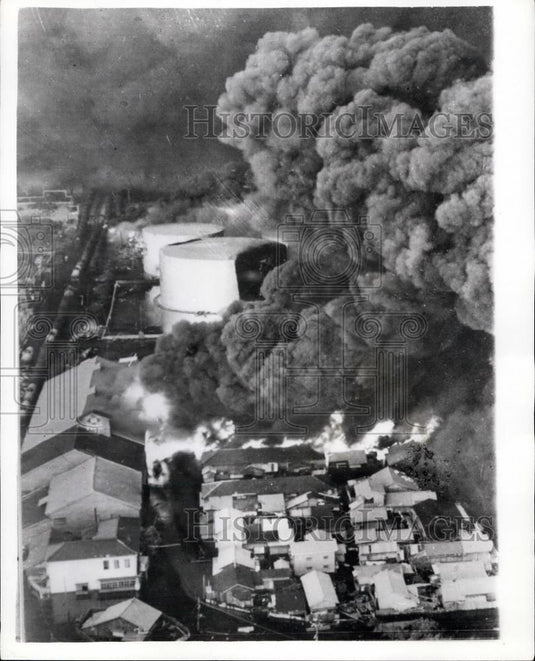 1964 Press Photo Some of the 90 oil tanks blaze,Japanese Earthquake Disaster - Historic Images