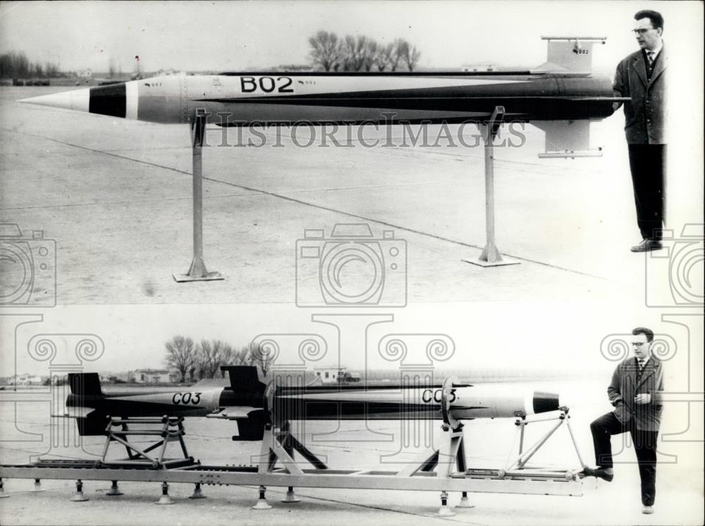 1961 Press Photo New French Rockets Belier Dragon Sud Aviation Display - Historic Images