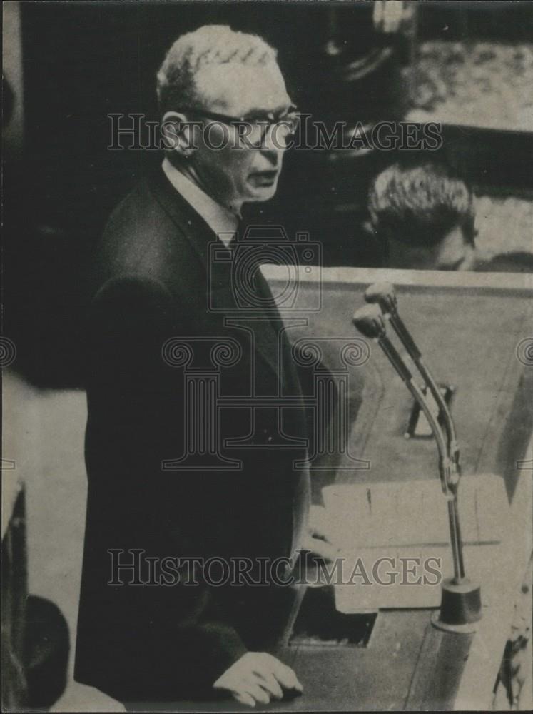1964 Press Photo Couve de Murville Addresses National Assembly - Historic Images