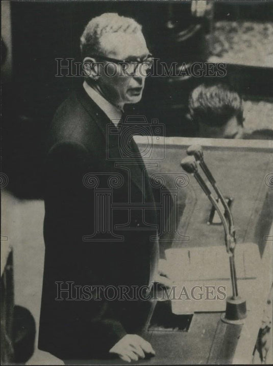 1964 Press Photo Couve de Murville Addresses National Assembly - Historic Images