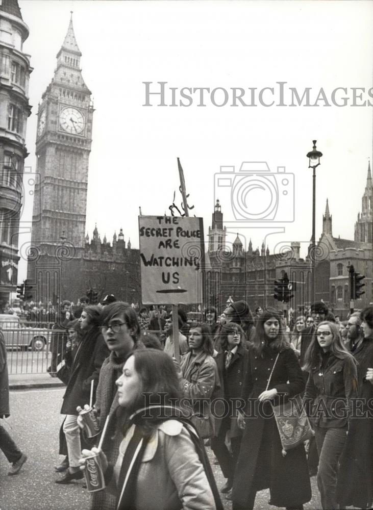 1971 Press Photo Students In Protest Demonstration - Historic Images