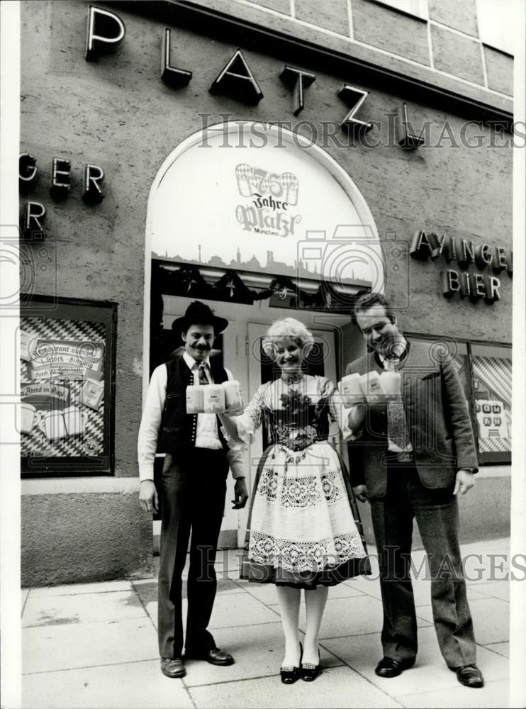1975 Press Photo The inn-keeper "Platzi" Peter Inselkammer - Historic Images