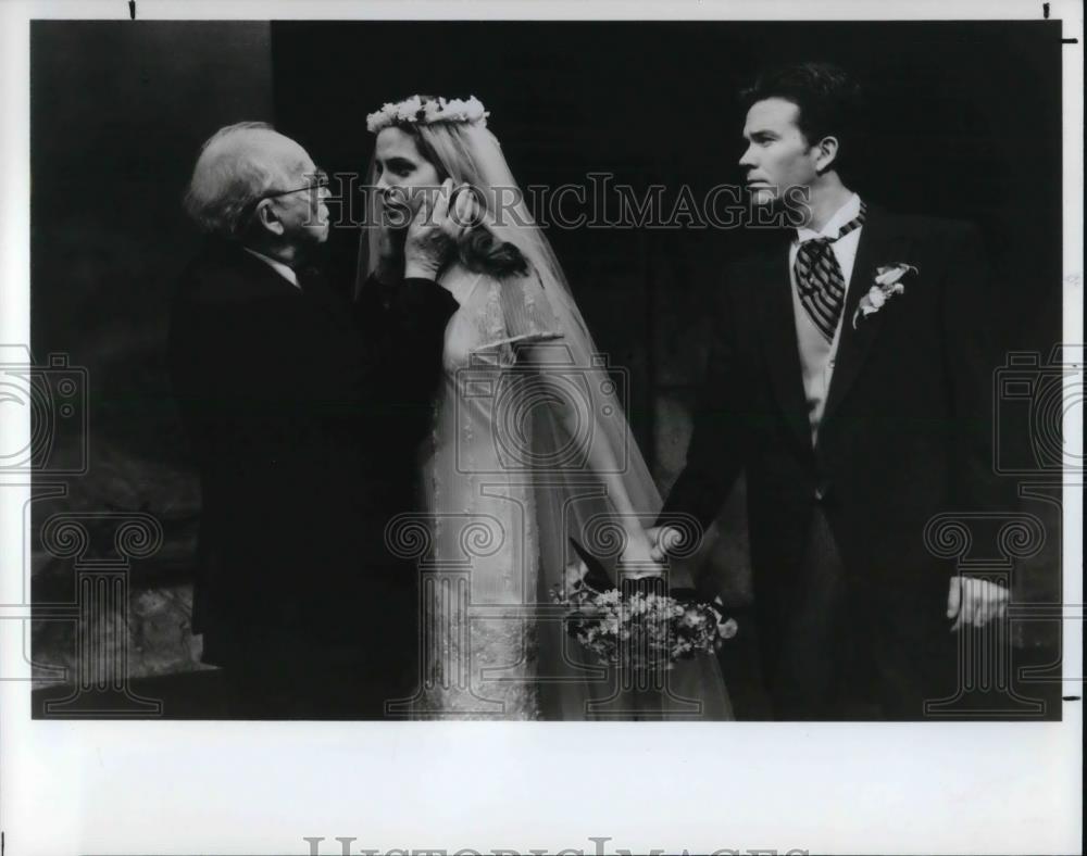 1990 Press Photo Timothy Hutton Barnard Hughes and Mary-Louise Parker - Historic Images