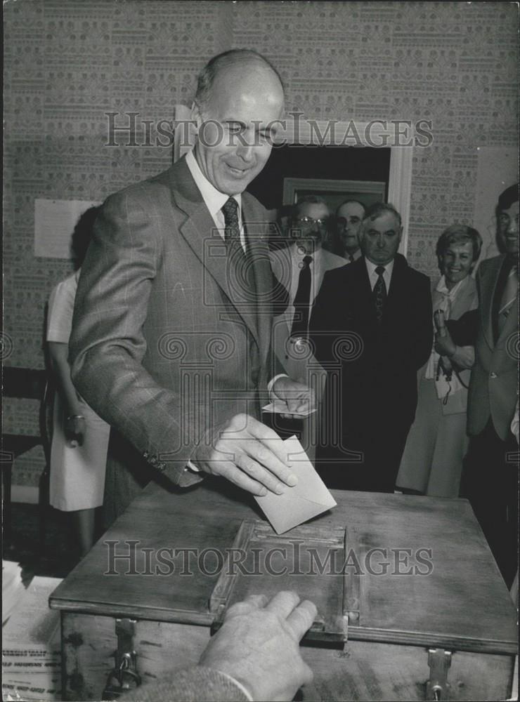1979 Press Photo President Giscard D'Estaing Makes European Assembly Vote - Historic Images