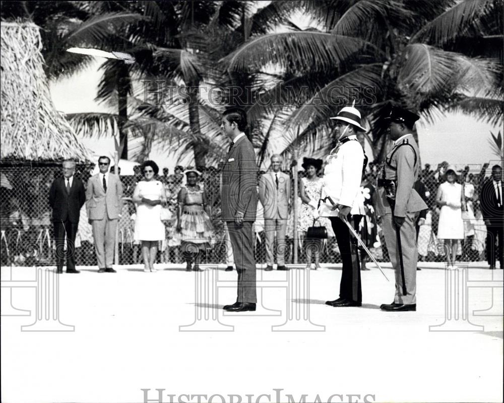 Press Photo Prince Charles Visits The Gilbert &amp; Ellice Islands - Historic Images