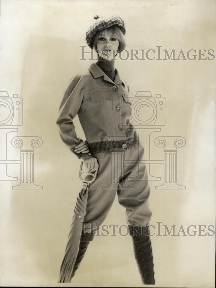 1964 Press Photo sporting outfit,Designed by Madeleine Rauch. - Historic Images