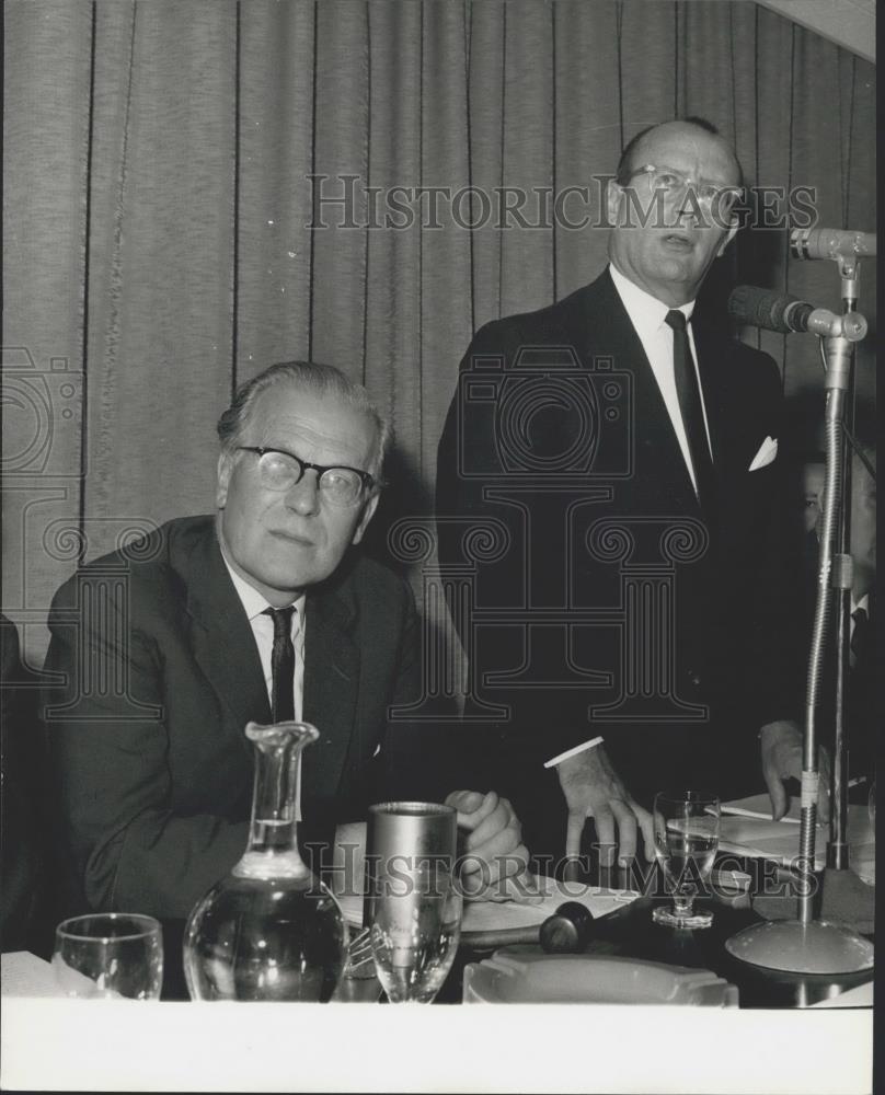 1968 Press Photo Mr. Mark Norman (l) &amp; Mr. Heimann - Historic Images