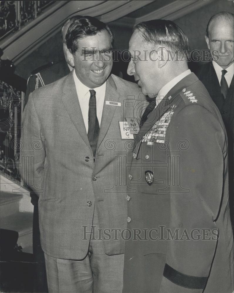 1969 Press Photo General Lyman Lemnitzer, Denis Healey - Historic Images
