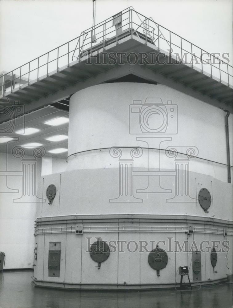 Press Photo Concrete structure with catwalk - Historic Images