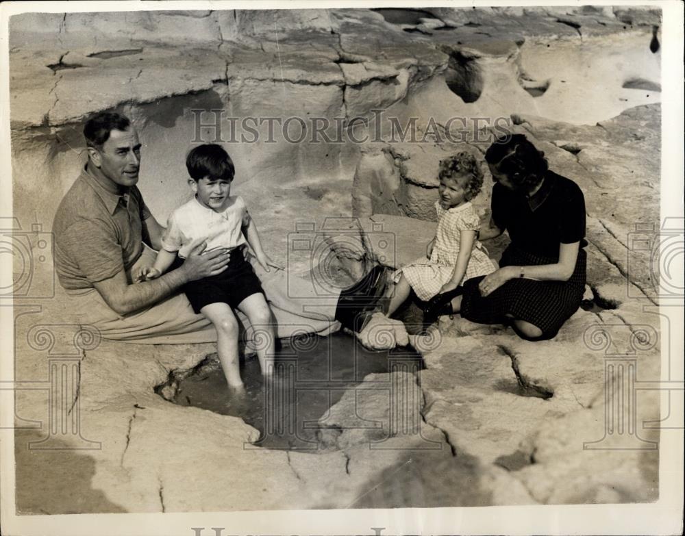 Press Photo Prince Charles and Princess Anne picnic with their Uncle and Aunt - Historic Images