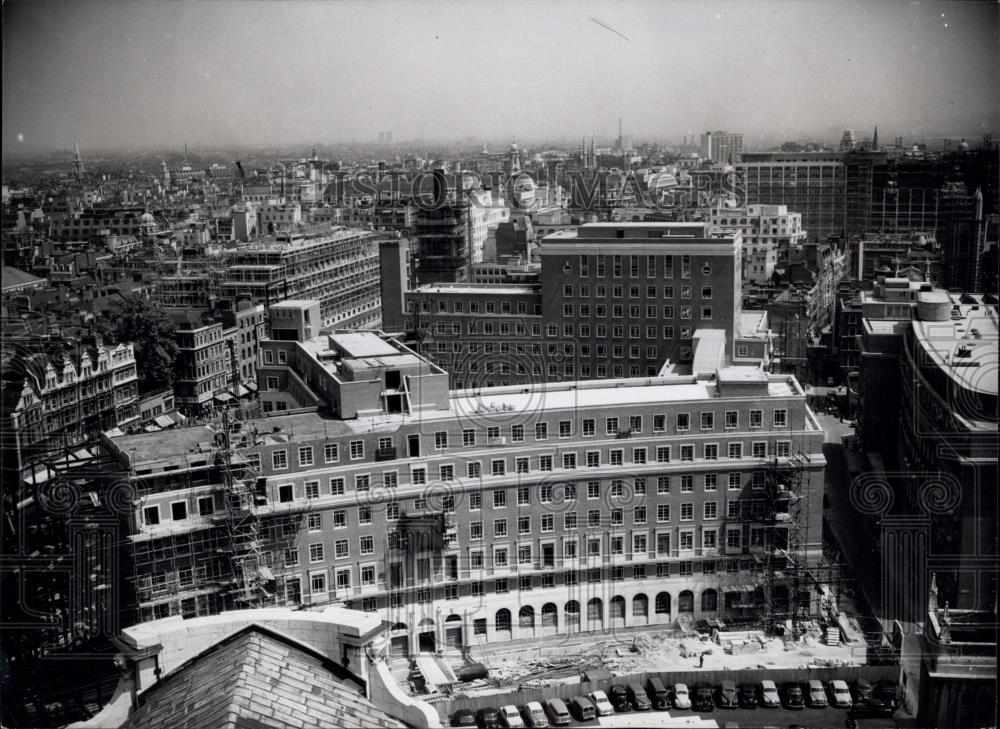 Press Photo clean lines of London&#39;s office buildings - Historic Images