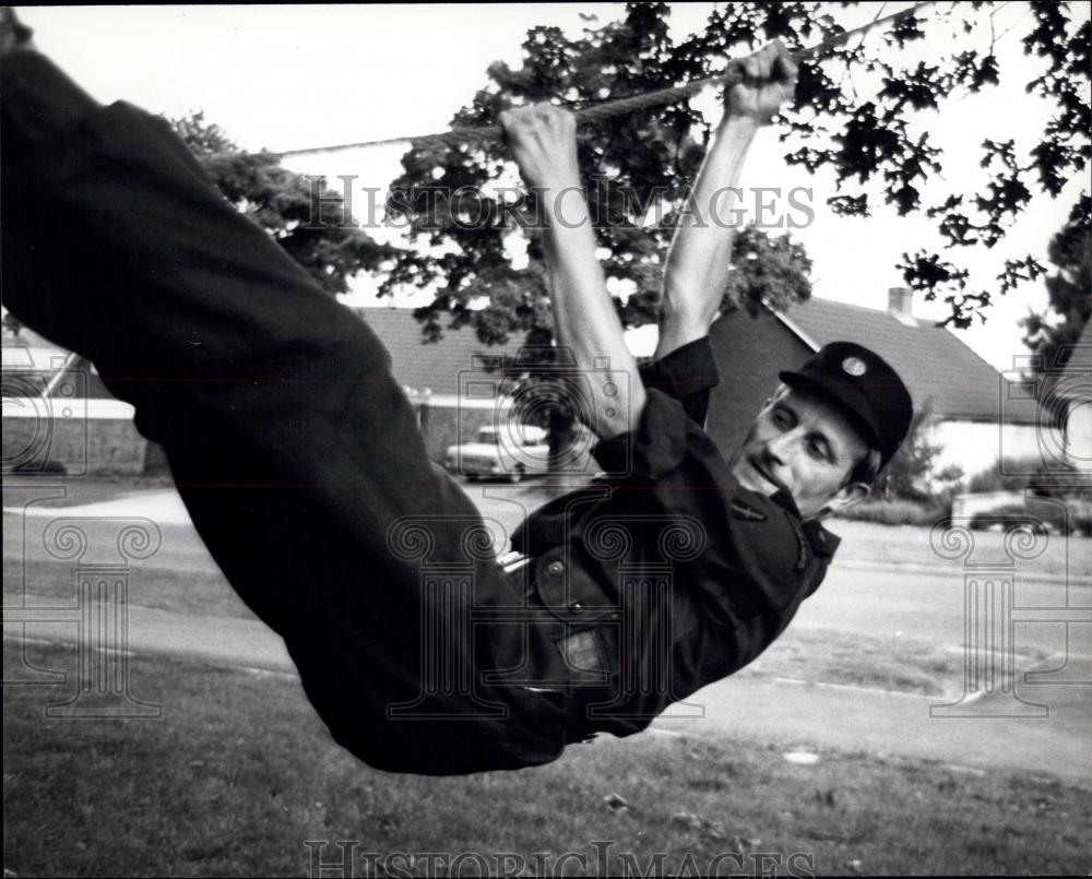 Press Photo Ex-commando, Peter Monkman. - Historic Images