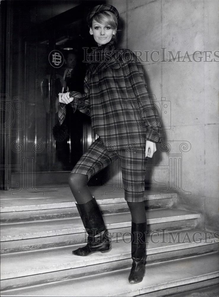 Press Photo A blue and red plad suit designed by Robi Bartlet - Historic Images