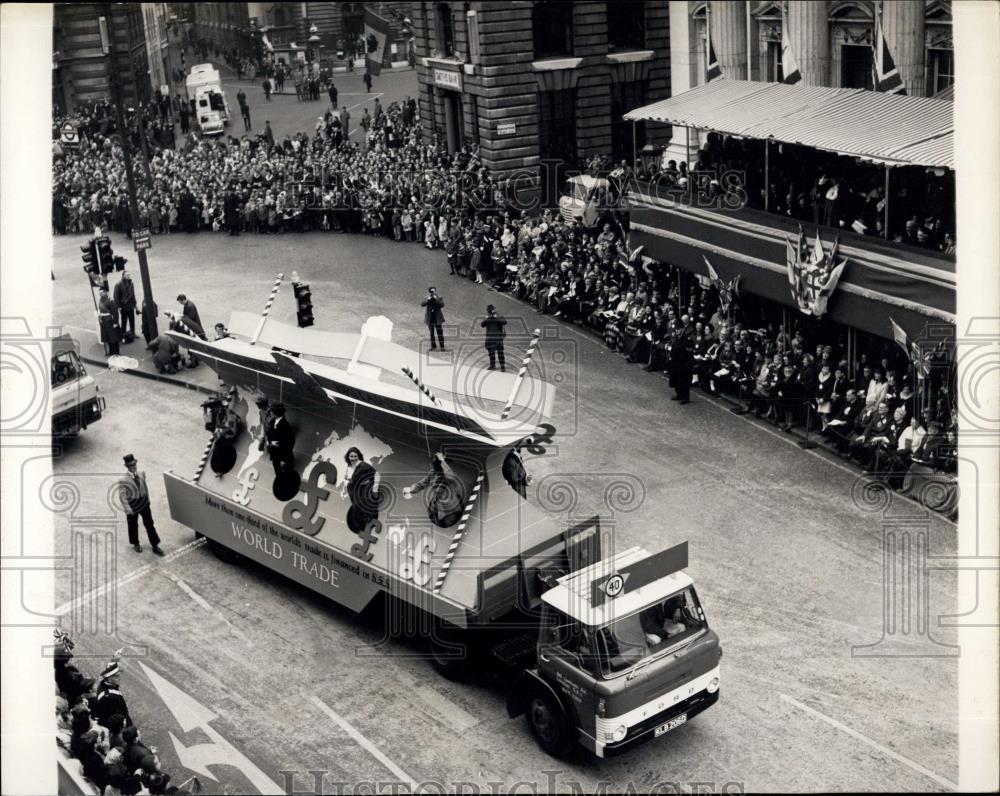 1955 Press Photo Lord Mayor&#39;s Show in the City of London - Historic Images