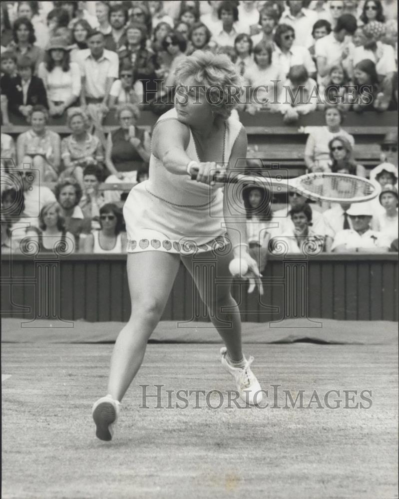 1975 Press Photo Wimbledon Tennis Championships,J. Newberry (USA) - Historic Images
