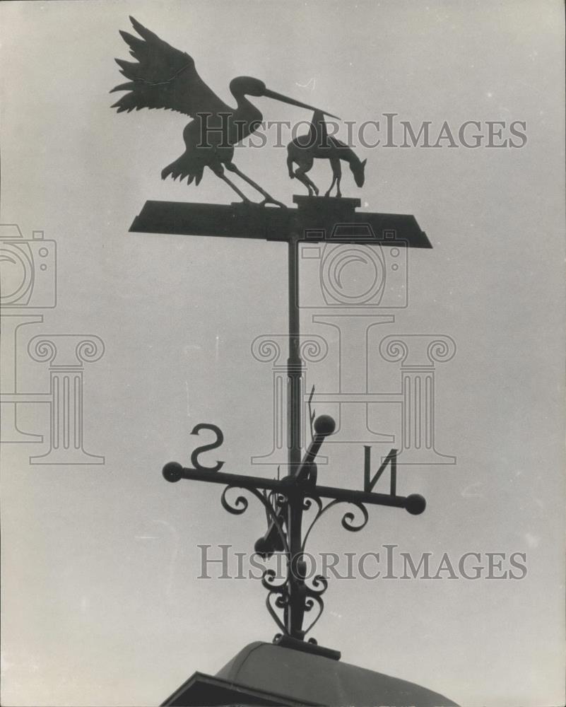 1967 Press Photo weather vane on top of stud barn - Historic Images