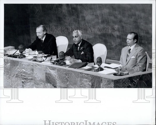 1976 Press Photo UN General Assembly Opens 31st Session,Sec. Gen. Kurt Waldheim - Historic Images