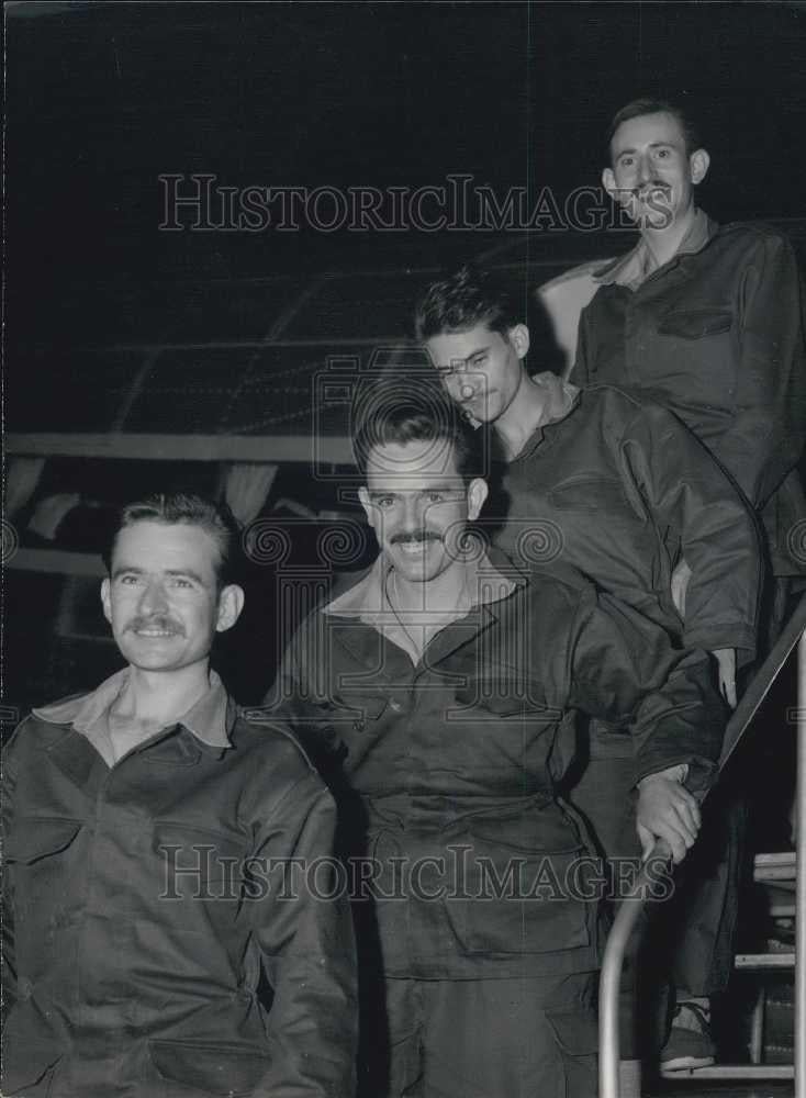 1958 Press Photo French Military Prisoners Released Jacob D'allery Vincent - Historic Images