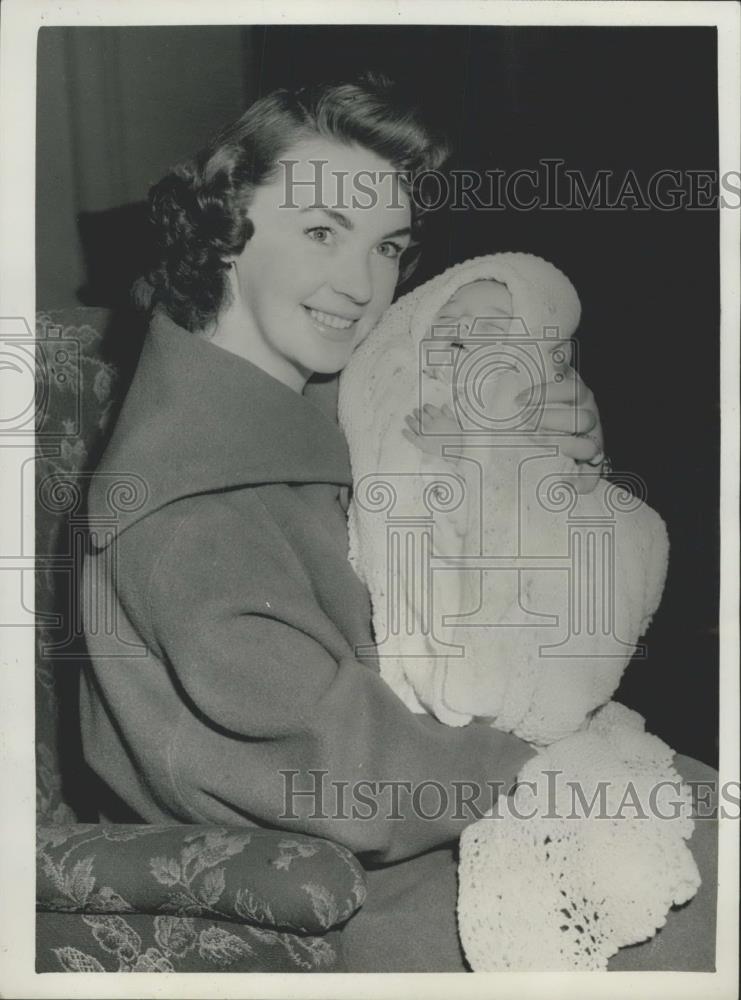 1956 Press Photo Mrs. Dickie Valentine and Kim Elizabeth - Historic Images