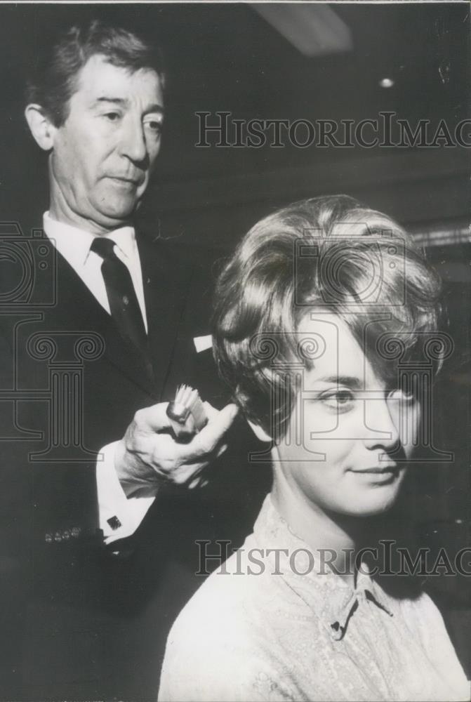 1966 Press Photo Maxime Martucier Attending To Client In His Hair Dressing Shop - Historic Images