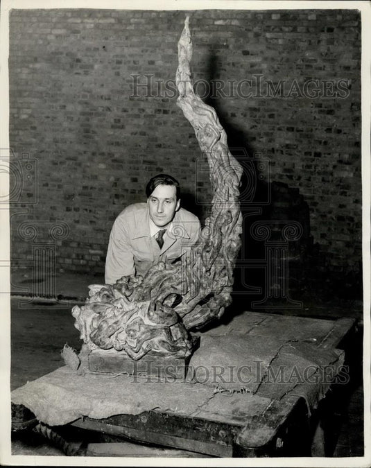 1953 Press Photo "Reincarnation" a slate colour plaster work by Mrs. Eva Castle - Historic Images