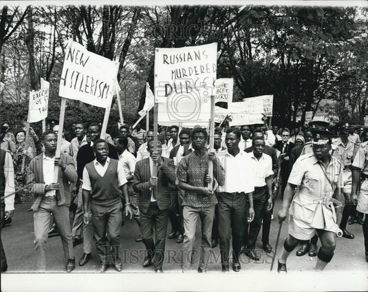 1968 Press Photo Demonstration In Nairobi Against Soviet Occupation - Historic Images