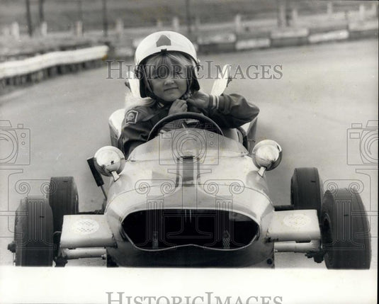 Press Photo Champion In The Making - Historic Images