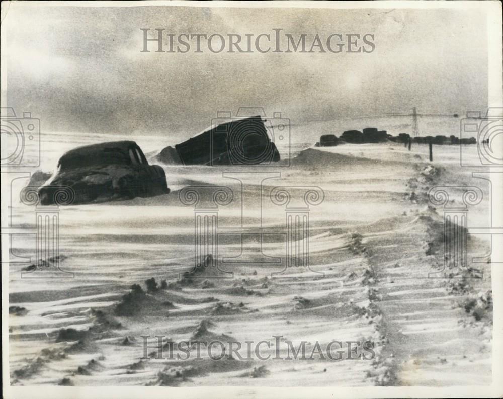 1958 Press Photo Blizzard causes road Chaos in Britain - Historic Images