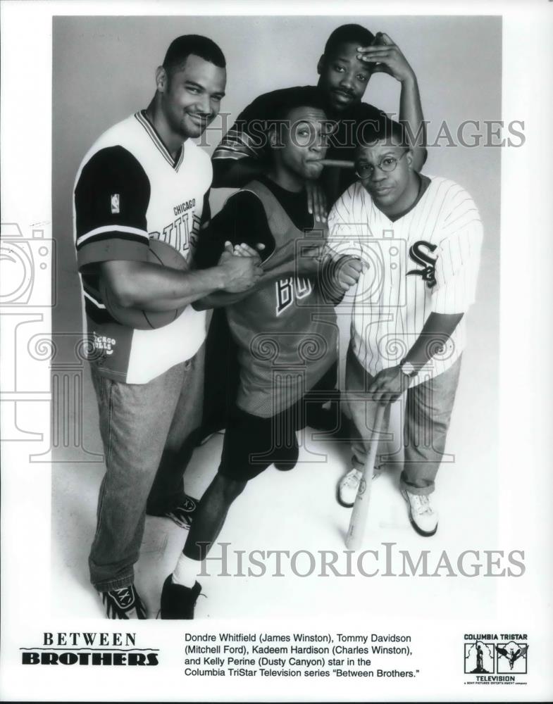 1997 Press Photo Tommy Davidson &amp; Dondre Whitfield in Between Brothers - Historic Images