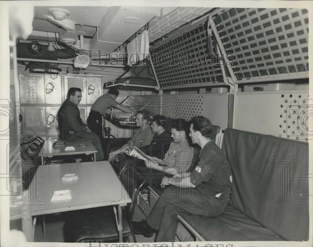 1959 Press Photo Royal Navy Fold-Away Bunks In Place Of Hammocks - Historic Images