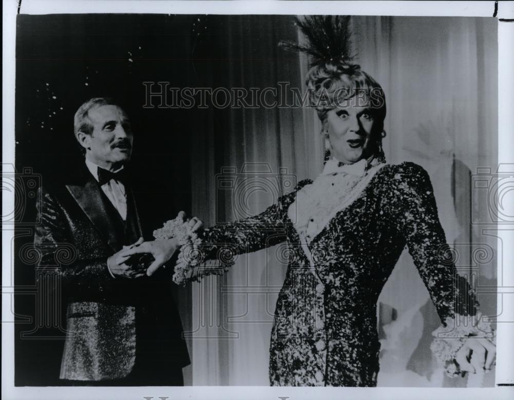 1988 Press Photo Larry Kert and Harvey Evans star in La Cage Aux Follies Play - Historic Images